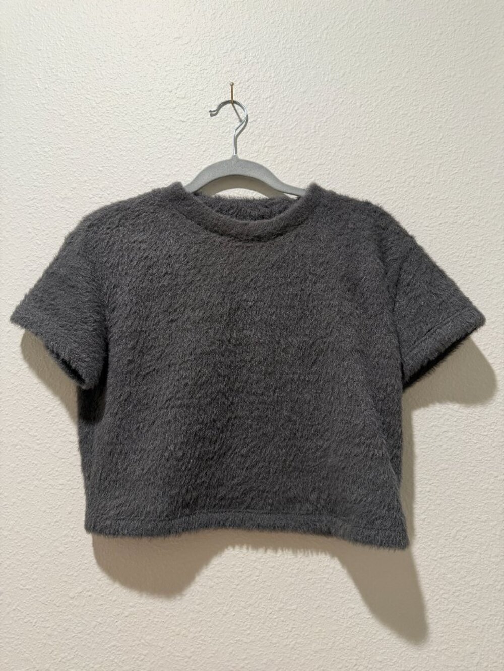 Anthropologie Cozy Baby Tee Gray Fuzzy Knit Short Sleeve Top Size Medium - Picture 2 of 5